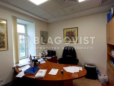 комерційна за адресою Костянтинівська вул., 32Б