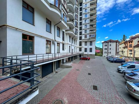квартира по адресу Свободи ул., 301