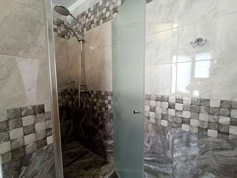 квартира за адресою Новодарницька вул., 28/9