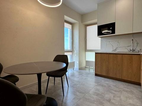 квартира за адресою Добровольців пров., 21