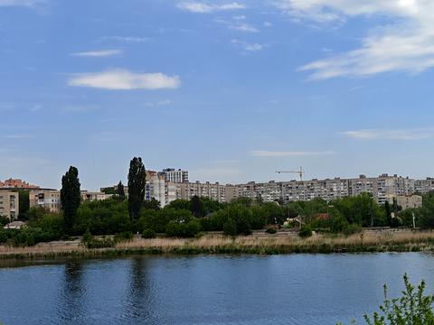 участок по адресу Набережна, 20