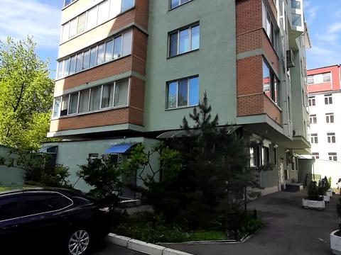 комерційна за адресою Деревлянська вул. (Якіра), 10