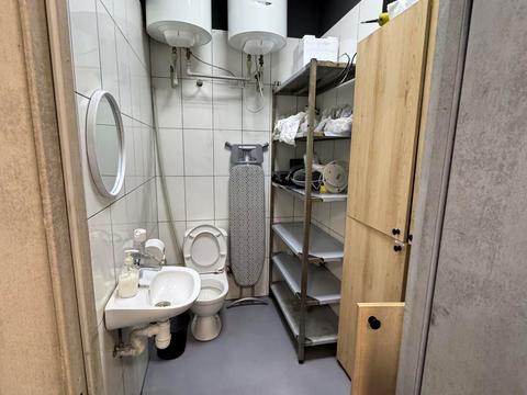 комерційна за адресою Предславинська вул., 53