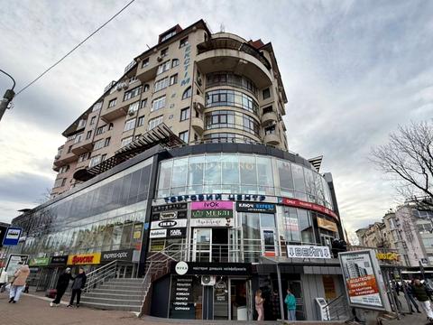 комерційна за адресою Андрія Мельника вул., 2а
