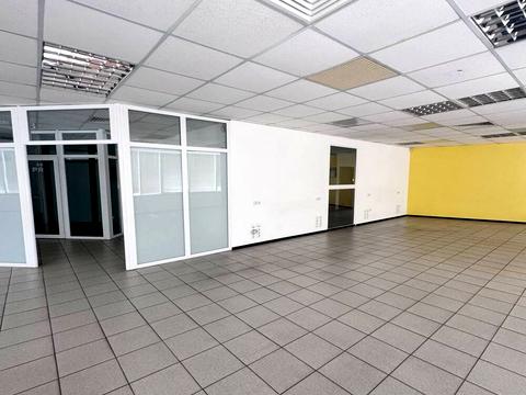комерційна за адресою Королеви Єлизавети ІІ вул. (Глинки), 2