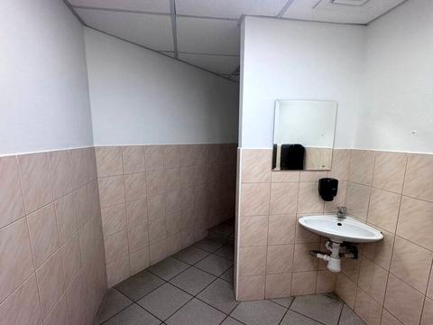 комерційна за адресою Королеви Єлизавети ІІ вул. (Глинки), 2