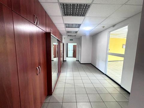 комерційна за адресою Королеви Єлизавети ІІ вул. (Глинки), 2