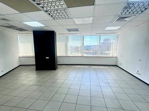комерційна за адресою Королеви Єлизавети ІІ вул. (Глинки), 2