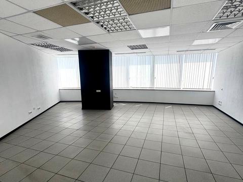 комерційна за адресою Королеви Єлизавети ІІ вул. (Глинки), 2