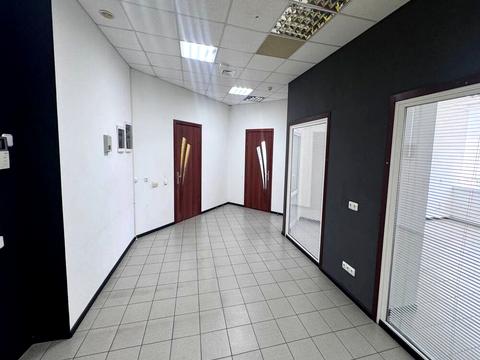 комерційна за адресою Королеви Єлизавети ІІ вул. (Глинки), 2