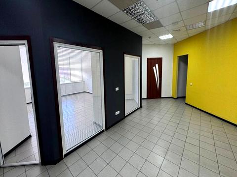 комерційна за адресою Королеви Єлизавети ІІ вул. (Глинки), 2