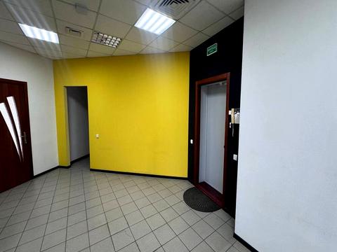 комерційна за адресою Королеви Єлизавети ІІ вул. (Глинки), 2