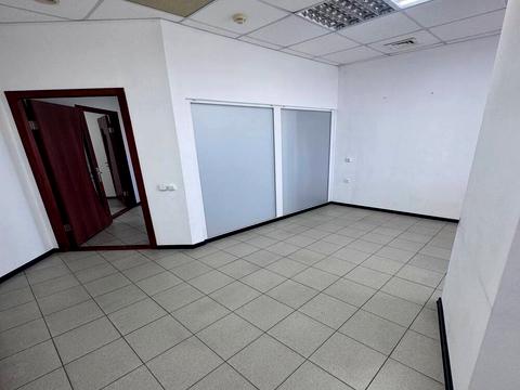 комерційна за адресою Королеви Єлизавети ІІ вул. (Глинки), 2