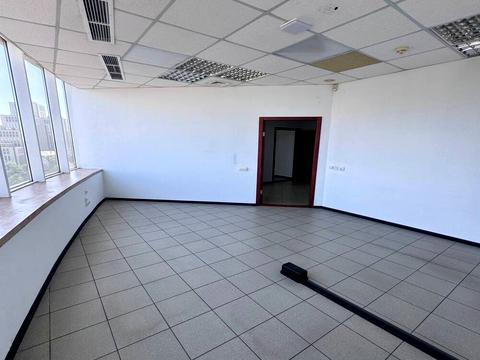 комерційна за адресою Королеви Єлизавети ІІ вул. (Глинки), 2