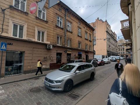 комерційна за адресою Гетьмана Петра Дорошенка вул. (Жовтнева), 13