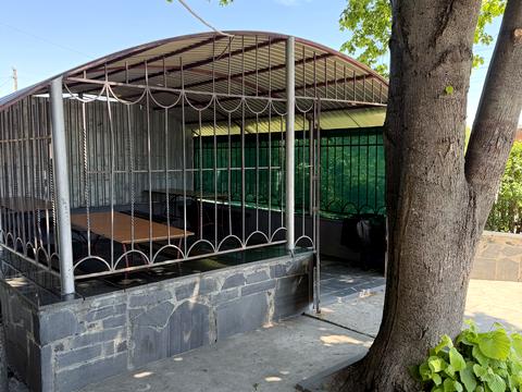 комерційна за адресою Центральна, 28а