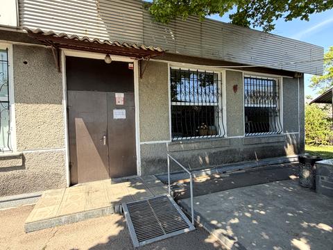 комерційна за адресою Центральна, 28а