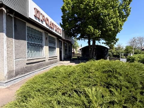 комерційна за адресою Центральна, 28а