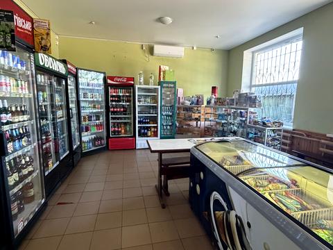 комерційна за адресою Центральна, 28а