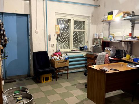 комерційна за адресою Центральна, 28а