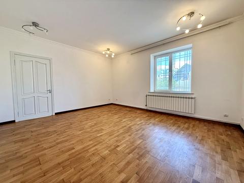 комерційна за адресою Дністрянська вул., 7