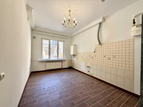 комерційна за адресою Дністрянська вул., 7