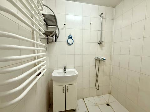 комерційна за адресою Дністрянська вул., 7