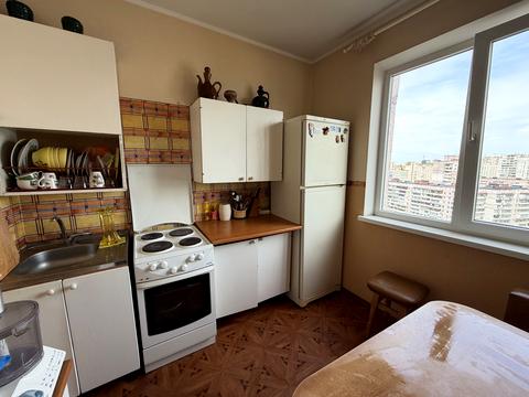 квартира за адресою Анни Ахматової вул., 16-В