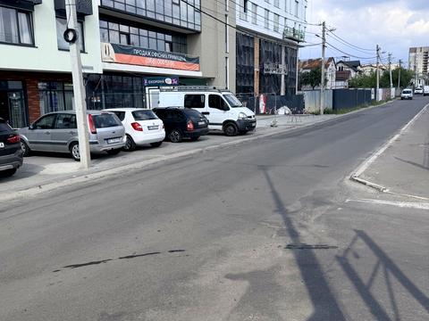 комерційна за адресою Щирецька вул., 30