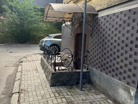 комерційна за адресою Скельна вул., 1