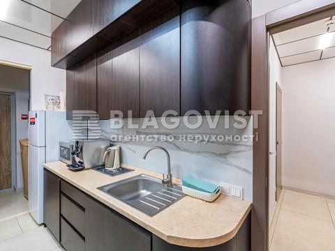 комерційна за адресою Валерія Лобановського просп., 144