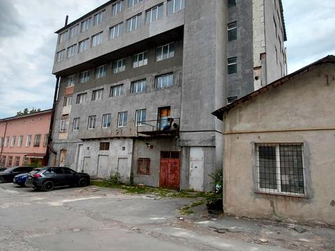комерційна за адресою Б.Хмельницького, 45