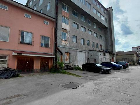 комерційна за адресою Б.Хмельницького, 45