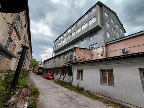 комерційна за адресою Б.Хмельницького, 45