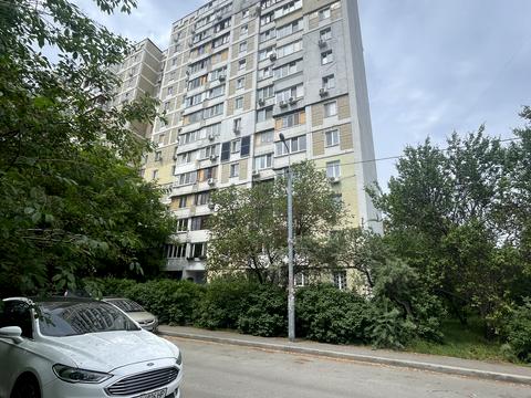 квартира за адресою Ревуцького вул., 13