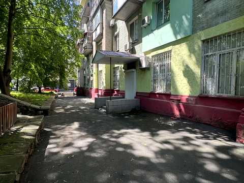 коммерческая по адресу Кловский спуск, 4