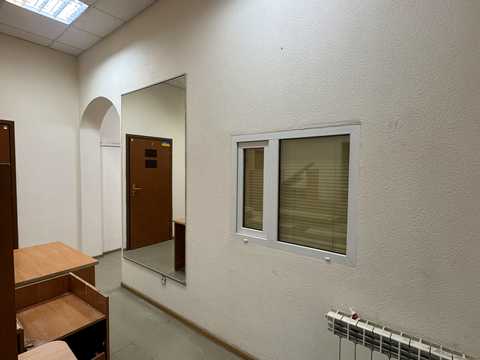 коммерческая по адресу Кловский спуск, 4