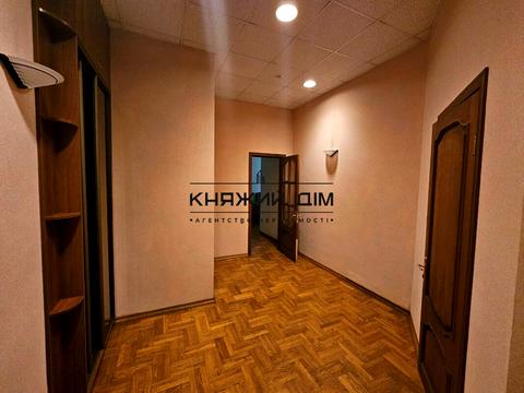комерційна за адресою Генерала Генадія Воробйова вул. (Курська), 3