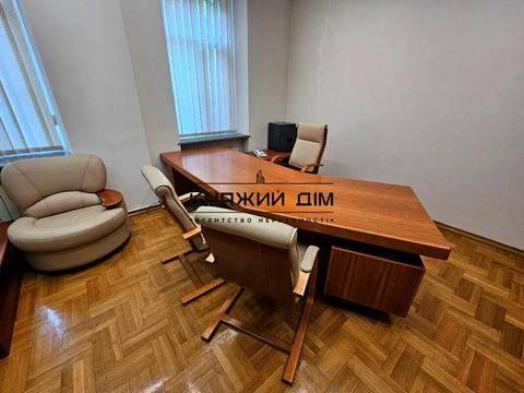 комерційна за адресою Генерала Генадія Воробйова вул. (Курська), 3