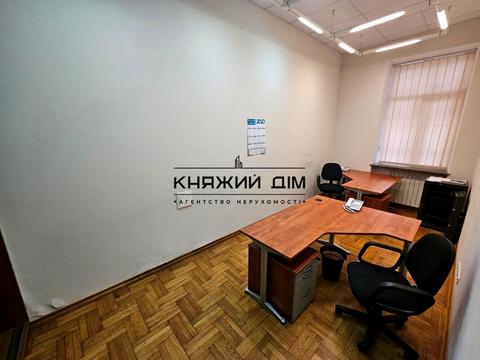 комерційна за адресою Генерала Генадія Воробйова вул. (Курська), 3