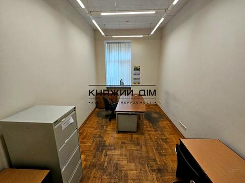 комерційна за адресою Генерала Генадія Воробйова вул. (Курська), 3