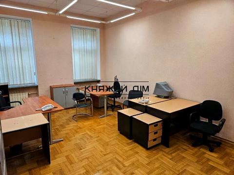комерційна за адресою Генерала Генадія Воробйова вул. (Курська), 3