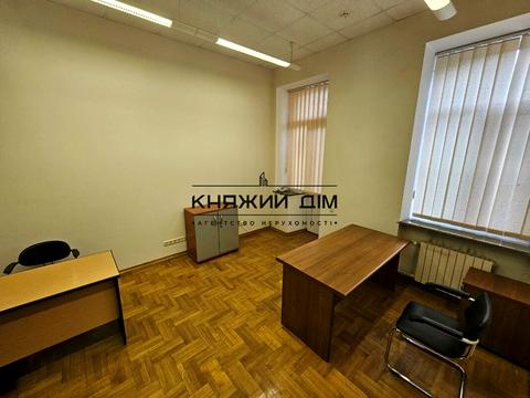 комерційна за адресою Генерала Генадія Воробйова вул. (Курська), 3