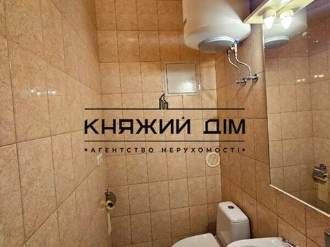комерційна за адресою Генерала Генадія Воробйова вул. (Курська), 3