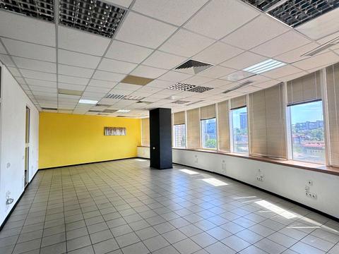 комерційна за адресою Королеви Єлизавети ІІ вул. (Глинки), 2