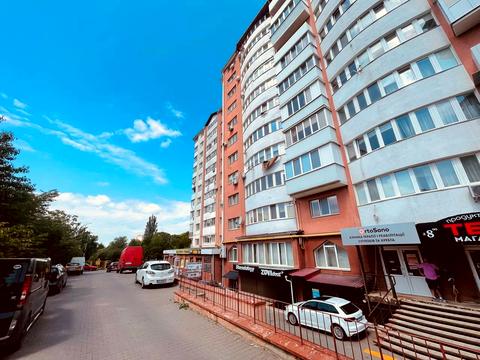 комерційна за адресою Степана Дем'янчука вул., 1а