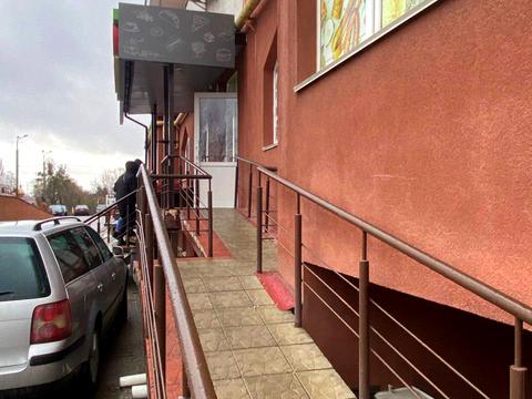 комерційна за адресою Степана Дем'янчука вул., 1а