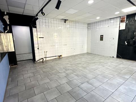 комерційна за адресою Харківська вул., 3