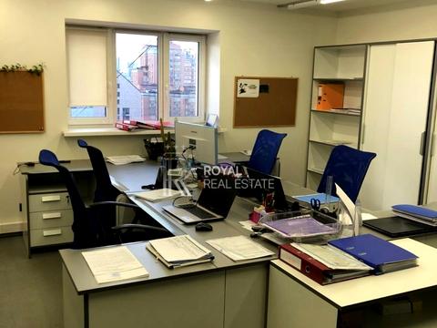 комерційна за адресою Дмитрівська вул., 56-Б