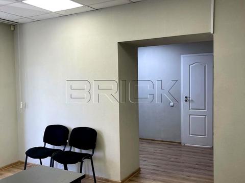 комерційна за адресою В'ячеслава Чорновола вул., 20